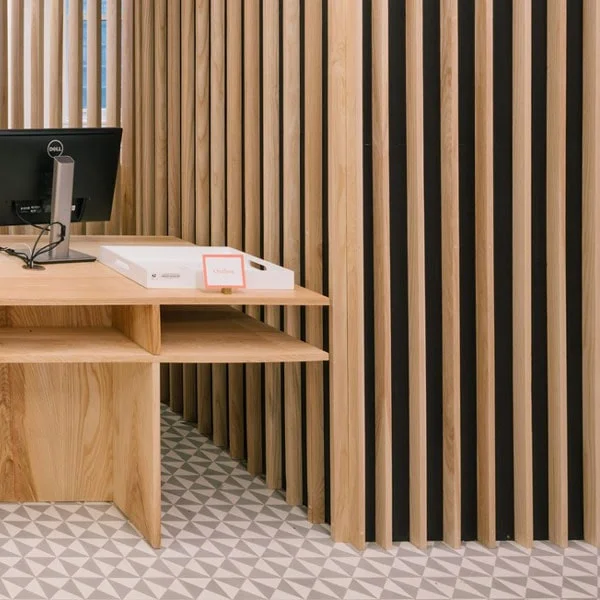 white-ash-wall-office-min